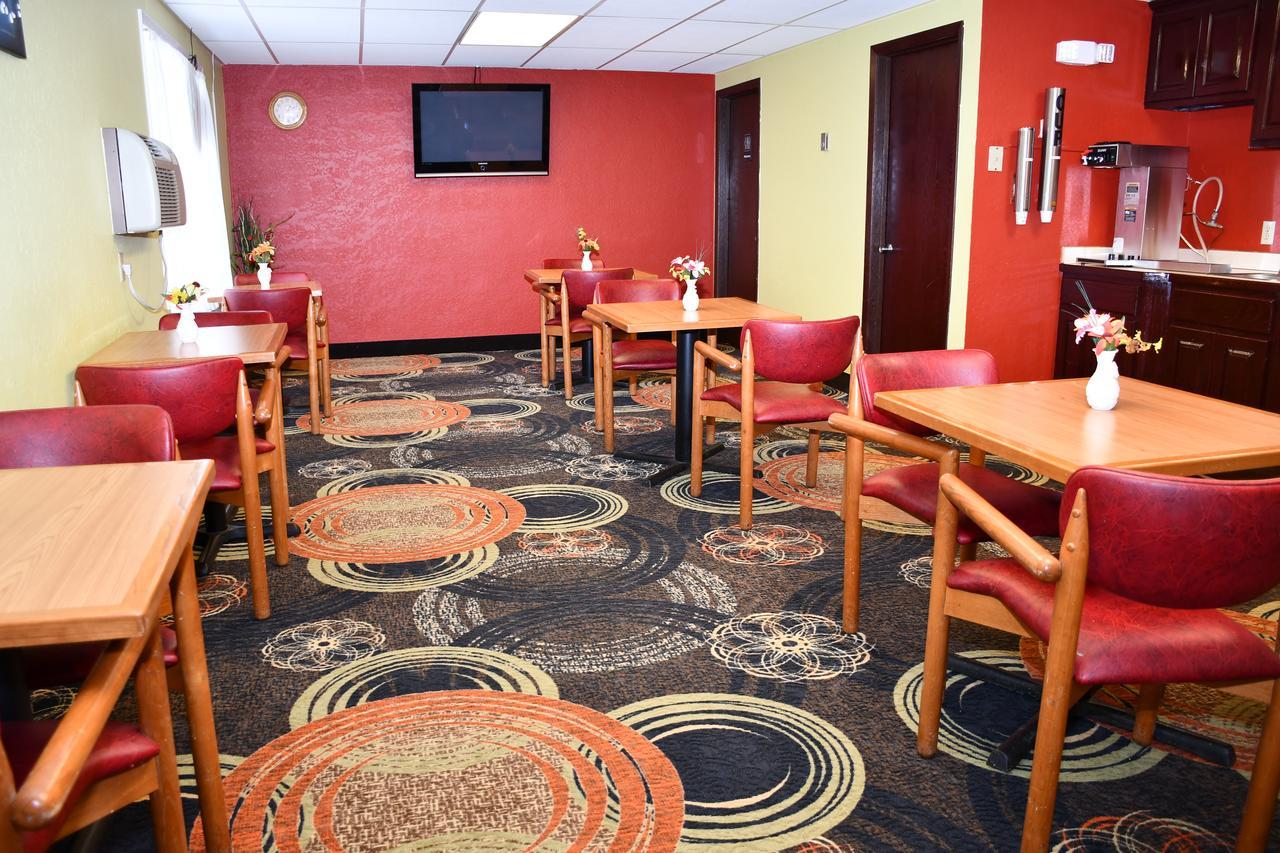 Regency Inn & Suites Faribault Exterior foto